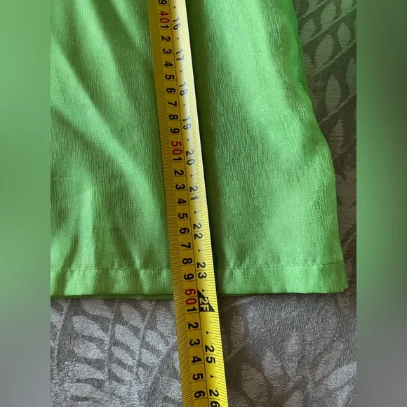 Elegant Shimmering Green Women's Blouse - Picture 10 of 10